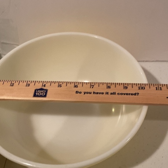 PYREX yellow vintage glass bowl 404 4 quart - Picture 3 of 4